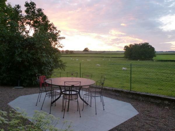 Gite Du Charmoy Clomot Exterior photo